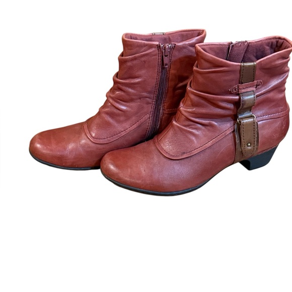 Cobb Hill Burgundy ladies’ size soft leather slouch ankle boot - Picture 1 of 12